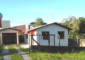 Casa com 45m², 2 dormitórios, 1 vaga, no bairro Cidade Nova em Caxias do Sul para Alugar