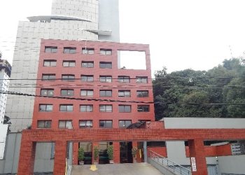 Sala com 298m², 6 vagas, no bairro Centro em Caxias do Sul para Comprar