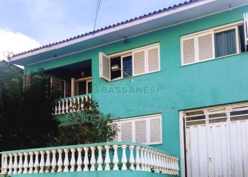 Casa Mobiliada com 600m², 11 dormitórios, 6 vagas, no bairro Salgado Filho em Caxias do Sul para Alugar