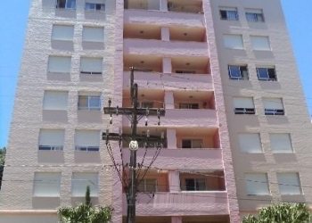 Apto Mobiliado com 68m², 2 dormitórios, 1 vaga, no bairro Lourdes em Caxias do Sul para Comprar