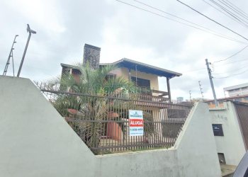 Casa com 111m², 3 dormitórios, 2 vagas, no bairro Sagrada Família em Caxias do Sul para Alugar