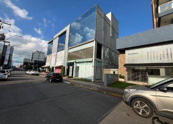 Sala com 279m², 2 vagas, no bairro Villagio Iguatemi em Caxias do Sul para Alugar