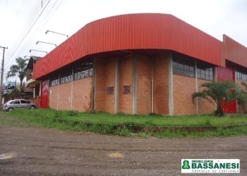 Pavilhão com 248m², no bairro Interlagos em Caxias do Sul para Alugar