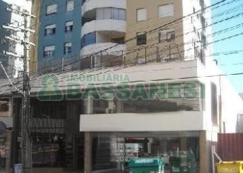 Loja com 110m², 2 vagas, no bairro Pio X em Caxias do Sul para Alugar