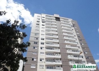 Apartamento com 117m², 3 dormitórios, 2 vagas, no bairro Centro em Caxias do Sul para Comprar