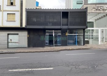 Pavilhão com 620m², no bairro Exposição em Caxias do Sul para Alugar