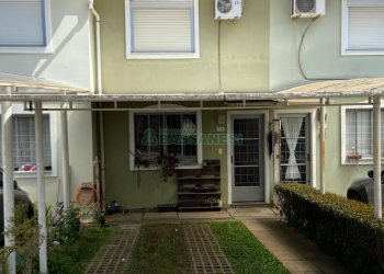 Sobrado Mobiliado com 63m², 2 dormitórios, no bairro Parque Oasis em Caxias do Sul para Comprar