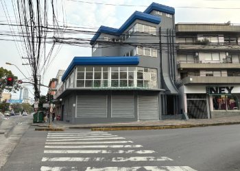 Loja com 700m², 10 vagas, no bairro Pio X em Caxias do Sul para Alugar