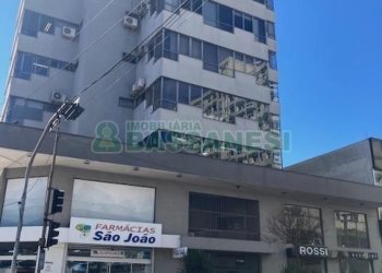 Sala com 140m², no bairro São Pelegrino em Caxias do Sul para Alugar