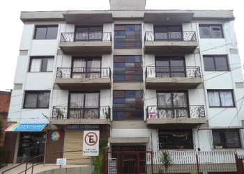 Apartamento com 62m², 2 dormitórios, 1 vaga, no bairro Centro em Caxias do Sul para Comprar