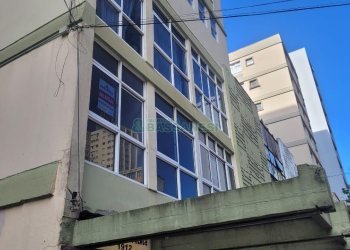 Sala com 112m², no bairro Centro em Caxias do Sul para Alugar