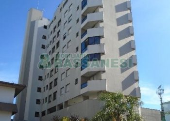 Apartamento com 103m², 3 dormitórios, 1 vaga, no bairro Centro em Caxias do Sul para Comprar