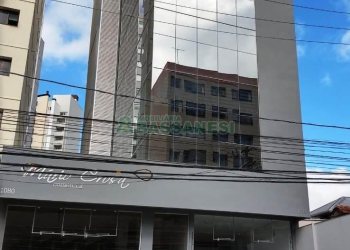 Loja com 128m², 2 vagas, no bairro São Pelegrino em Caxias do Sul para Comprar