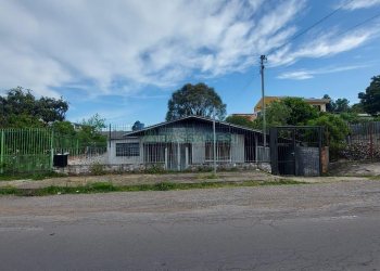 Casa com 120m², 3 dormitórios, 3 vagas, no bairro Esplanada em Caxias do Sul para Comprar