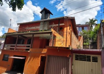 Casa com 197m², 3 dormitórios, 1 vaga, no bairro Santa Corona em Caxias do Sul para Comprar