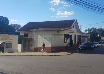 Casa Comercial, no bairro Medianeira em Caxias do Sul para Comprar