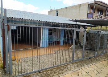 Casa Mobiliada com 130m², 2 dormitórios, 2 vagas, no bairro Presidente Vargas em Caxias do Sul para Comprar