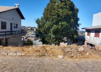 Terreno com 360m², no bairro Arco Baleno em Caxias do Sul para Comprar