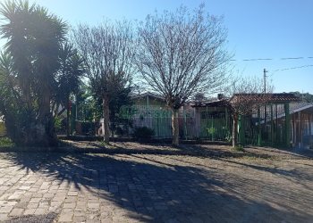 Casa com 112m², 2 dormitórios, 1 vaga, no bairro Santa Corona em Caxias do Sul para Comprar