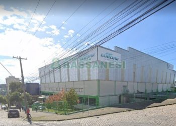 Pavilhão com 2000m², no bairro Cinqüentenário em Caxias do Sul para Alugar