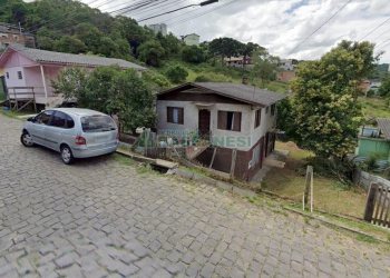 Casa com 129m², 6 dormitórios, no bairro Cruzeiro em Caxias do Sul para Comprar