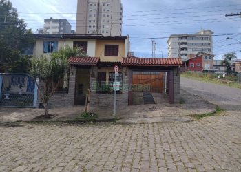 Sobrado com 86m², 3 dormitórios, 2 vagas, no bairro Santa Catarina em Caxias do Sul para Comprar