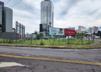 Terreno, no bairro Exposição em Caxias do Sul para Alugar ou Comprar