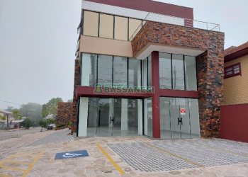 Predio com 360m², no bairro Kayser em Caxias do Sul para Comprar