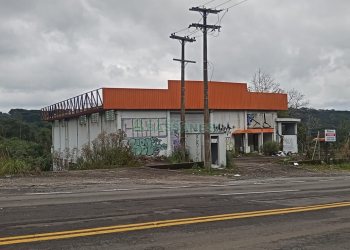 Pavilhão, no bairro Jardim Iracema em Caxias do Sul para Comprar