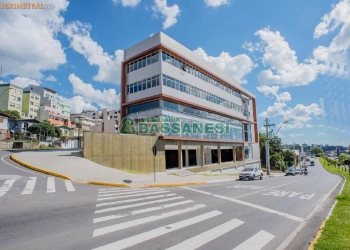 Sala com 1000m², no bairro Sagrada Família em Caxias do Sul para Alugar