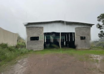 Pavilhão com 1180m², no bairro Centro em Flores da Cunha para Alugar