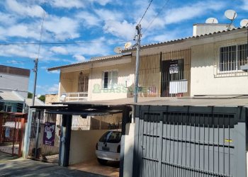 Sobrado com 59m², 2 dormitórios, 1 vaga, no bairro Santa Catarina em Caxias do Sul para Comprar