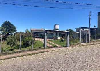 Casa, no bairro Santa Fé em Caxias do Sul para Comprar