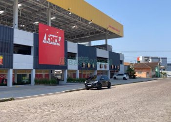 Loja com 171m², no bairro Exposição em Caxias do Sul para Alugar