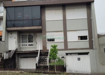 Casa Comercial com 130m², 3 dormitórios, 3 vagas, no bairro São Leopoldo em Caxias do Sul para Alugar