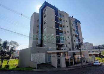 Apartamento com 67m², 2 dormitórios, 2 vagas, no bairro Sagrada Família em Caxias do Sul para Comprar