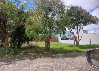 Terreno com 378m², no bairro Interlagos em Caxias do Sul para Comprar