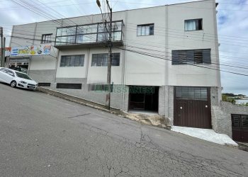 Pavilhão com 260m², no bairro São Caetano em Caxias do Sul para Alugar