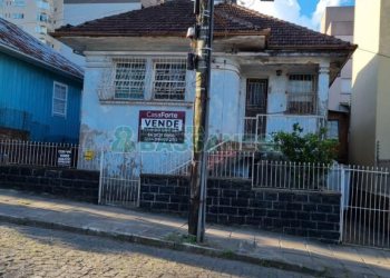 Casa com 240m², 3 dormitórios, no bairro Exposição em Caxias do Sul para Comprar