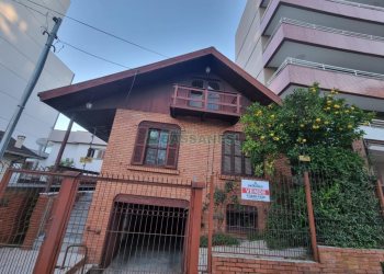 Casa com 180m², 3 dormitórios, 1 vaga, no bairro São Pelegrino em Caxias do Sul para Comprar