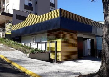 Casa Comercial com 240m², no bairro Nossa Senhora de Lourdes em Caxias do Sul para Comprar