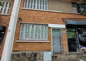 Casa com 150m², 2 dormitórios, no bairro Centro em Caxias do Sul para Alugar