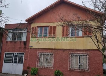 Casa com 160m², 6 dormitórios, 2 vagas, no bairro São José em Caxias do Sul para Comprar