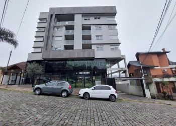 Apartamento com 101m², 3 dormitórios, 2 vagas, no bairro Universitário em Caxias do Sul para Comprar