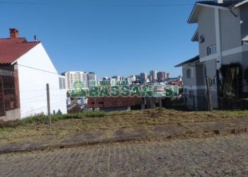 Terreno com 405m², no bairro Cinqüentenário em Caxias do Sul para Comprar