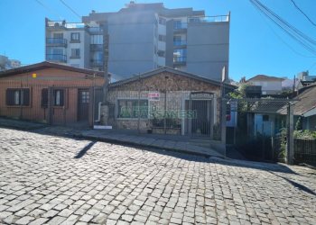 Casa com 330m², 3 dormitórios, 2 vagas, no bairro Rio Branco em Caxias do Sul para Comprar