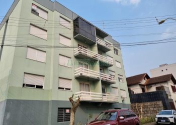 Apartamento com 98m², 3 dormitórios, 2 vagas, no bairro Medianeira em Caxias do Sul para Comprar