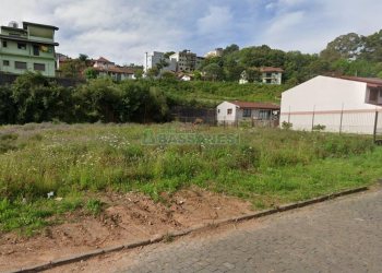 Terreno com 405m², no bairro Santa Lúcia em Caxias do Sul para Comprar