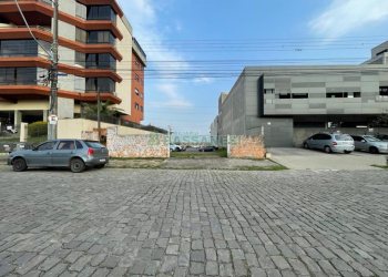 Terreno com 722m², no bairro Interlagos em Caxias do Sul para Comprar