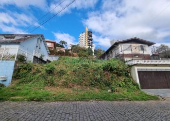 Terreno com 434m², no bairro São Leopoldo em Caxias do Sul para Comprar